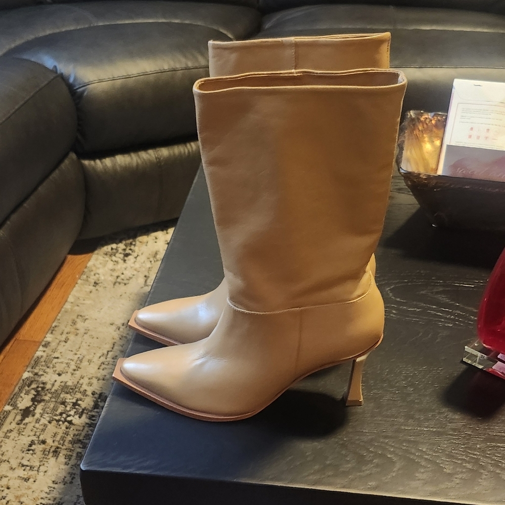 Elegant Western Tan Leather Women's Boots - Picture 6 of 7